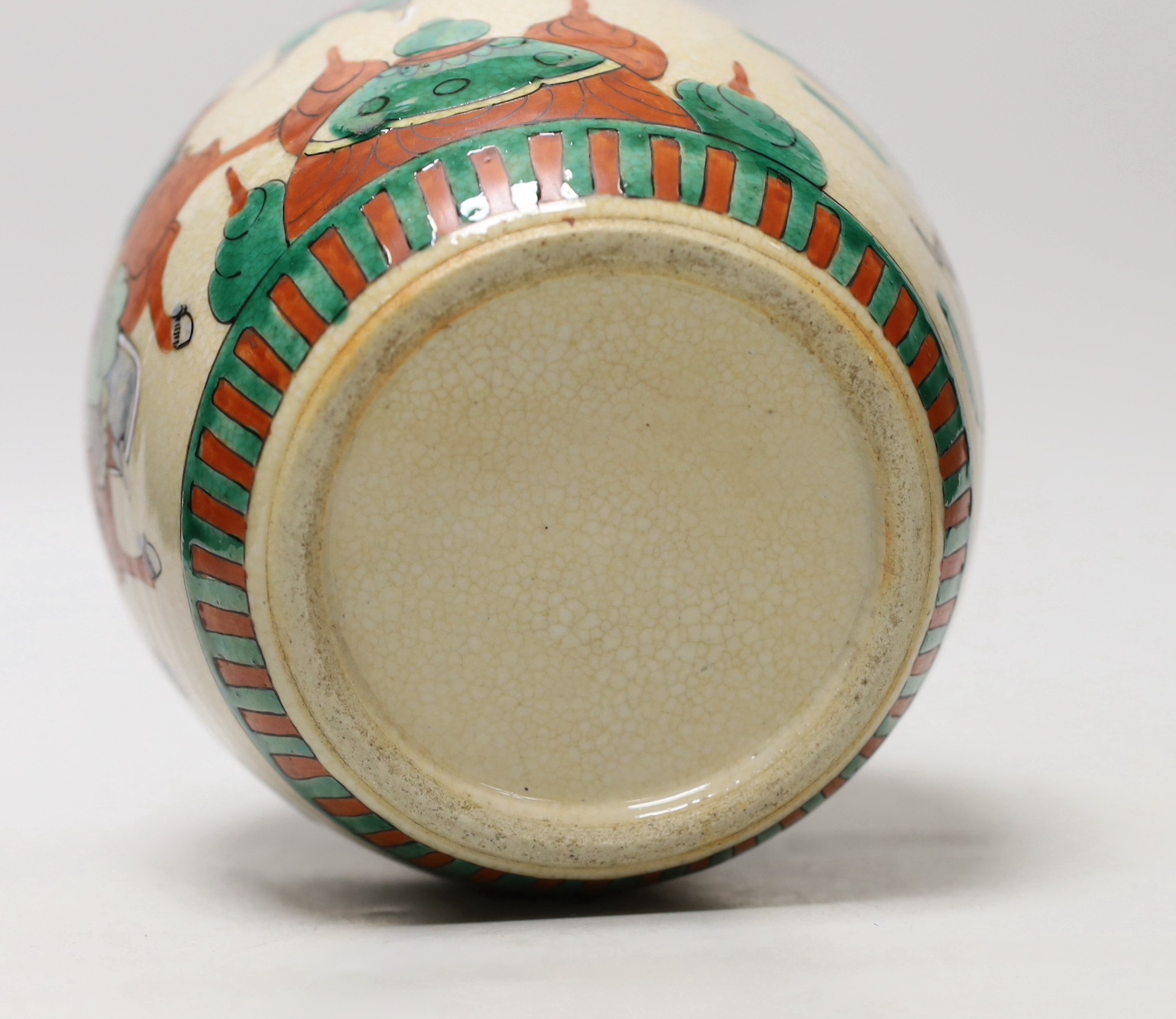 An early 20th century Chinese famille rose crackle glaze ginger jar, decorated with warrior scenes, 18cm high